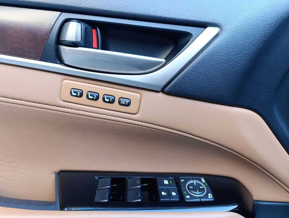 Lexus GS 350 2014 року 3.5 л. /бензин