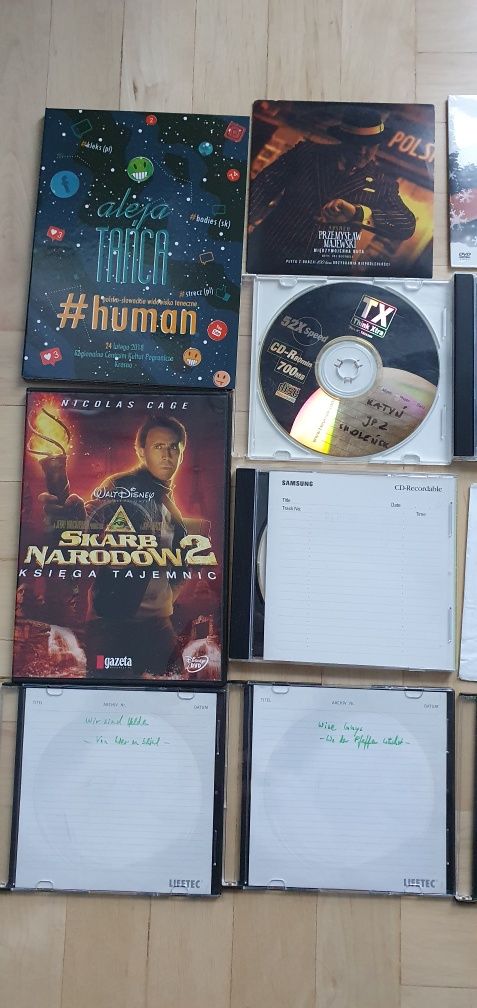 18 cd:filmy,muzyka,nauka angielskiego,gry,Skarb narodów,Śnieżny song