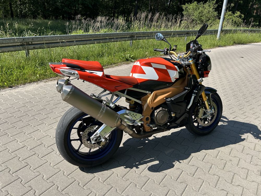 Aprilla RSV1000R Tuono Factory