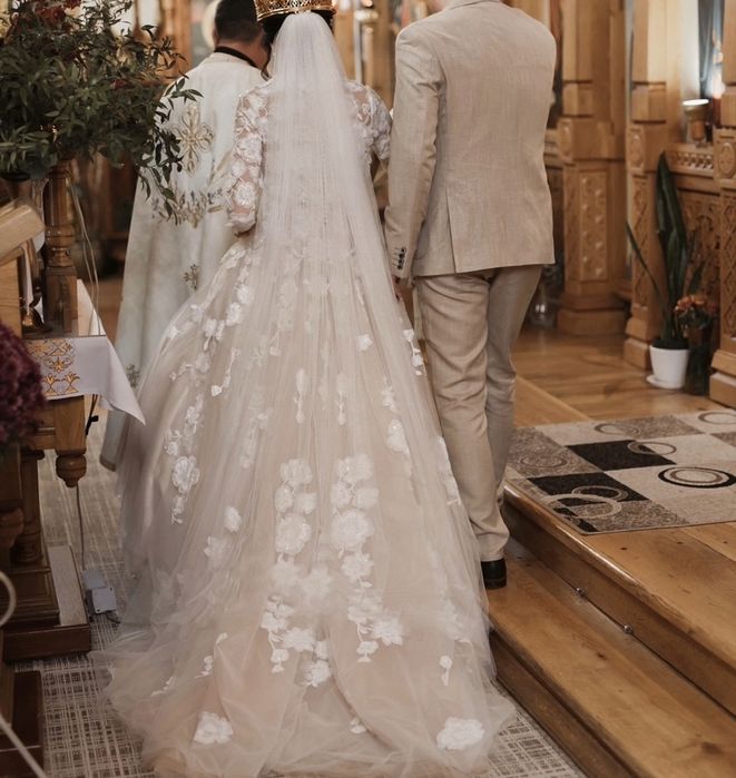 Весільна сукня жіноча