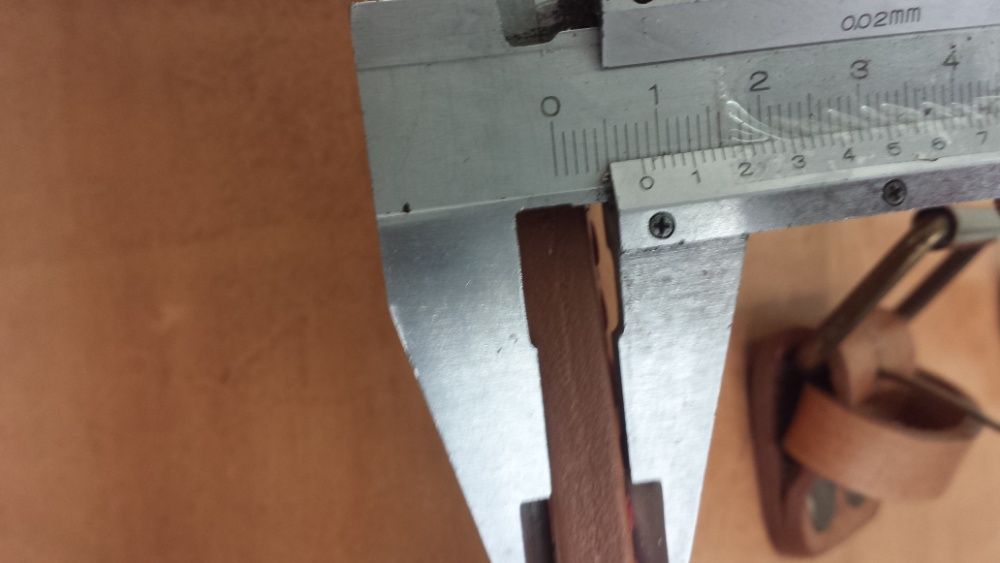 Alforge/Mala artesanal em couro rigido para moto.