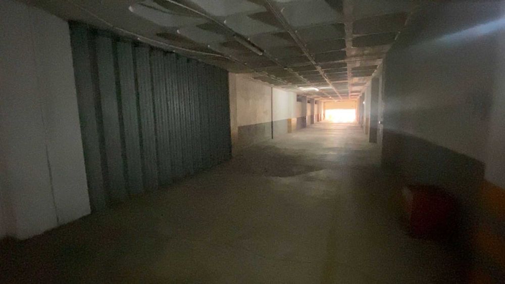 Vende-se Garagem Fechada na Praia da Rocha