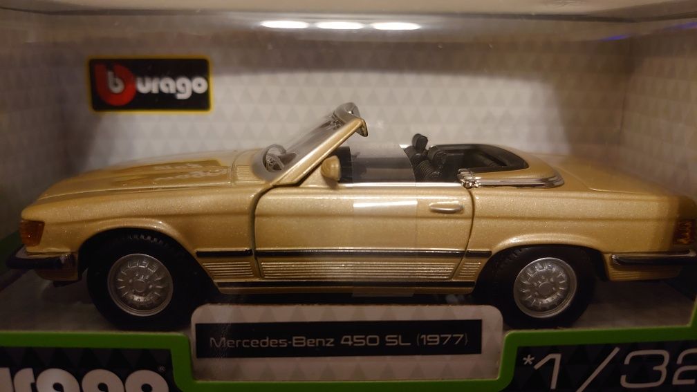 Bburago Mercedes-Benz 450 SL (1977) 1:32 Burago