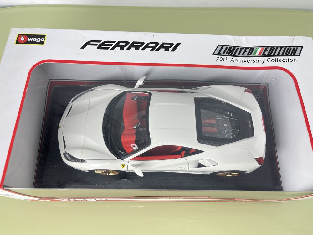 Ferrari 488GTB Burago 70th 1/18