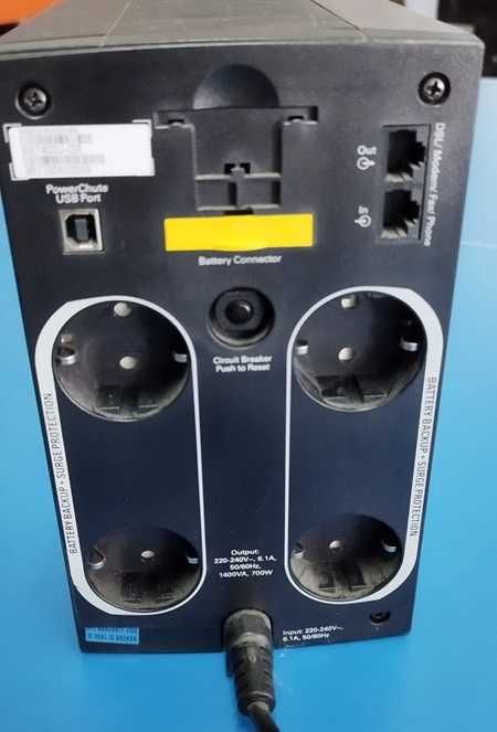 UPS APC BAK-UPS 1400