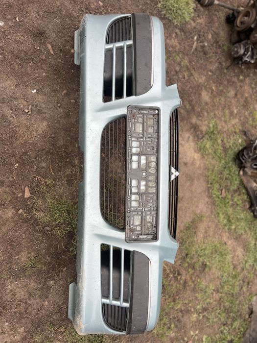 Продам бампер до Mitsubishi space star