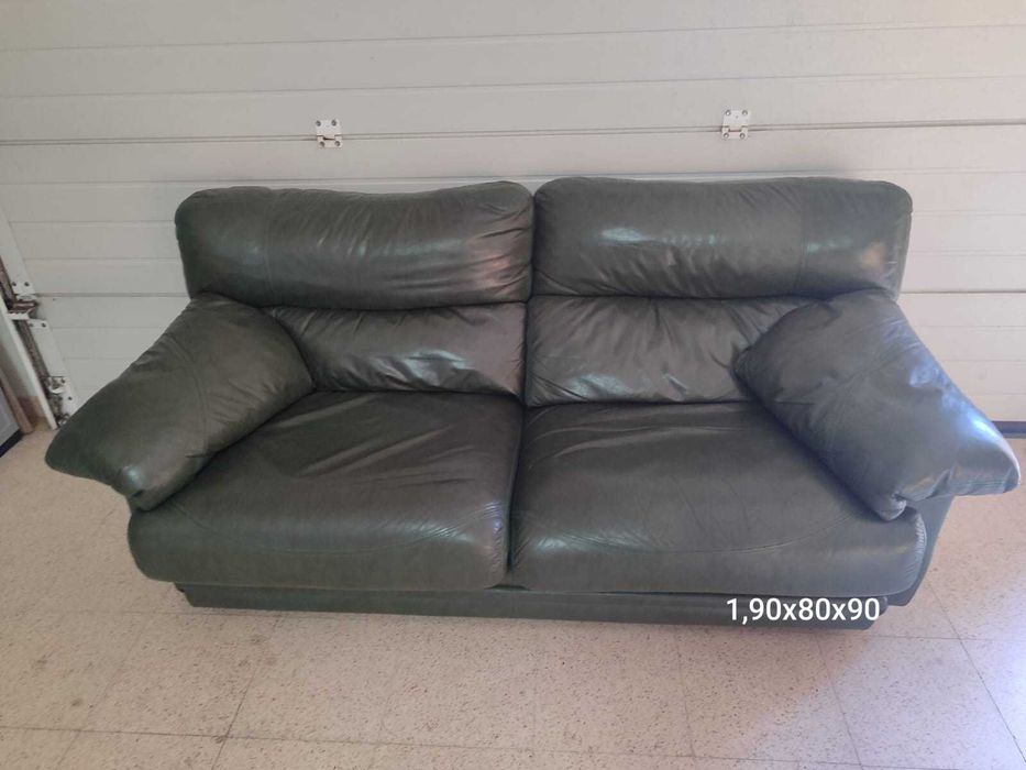 Sofá dois lugares em pele