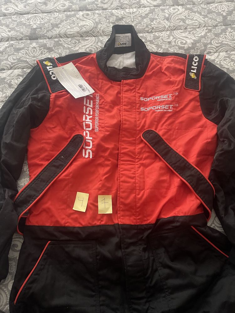 Fato e colete para karting