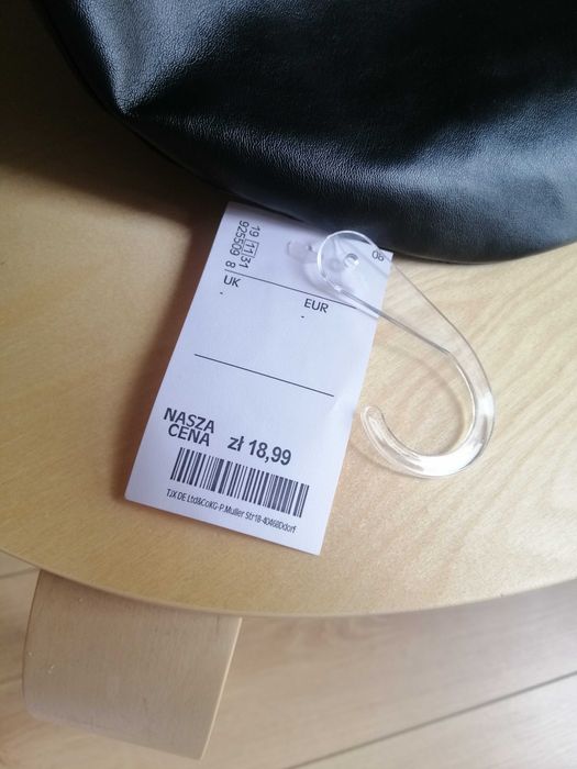 Beret czarny imitacja skóry