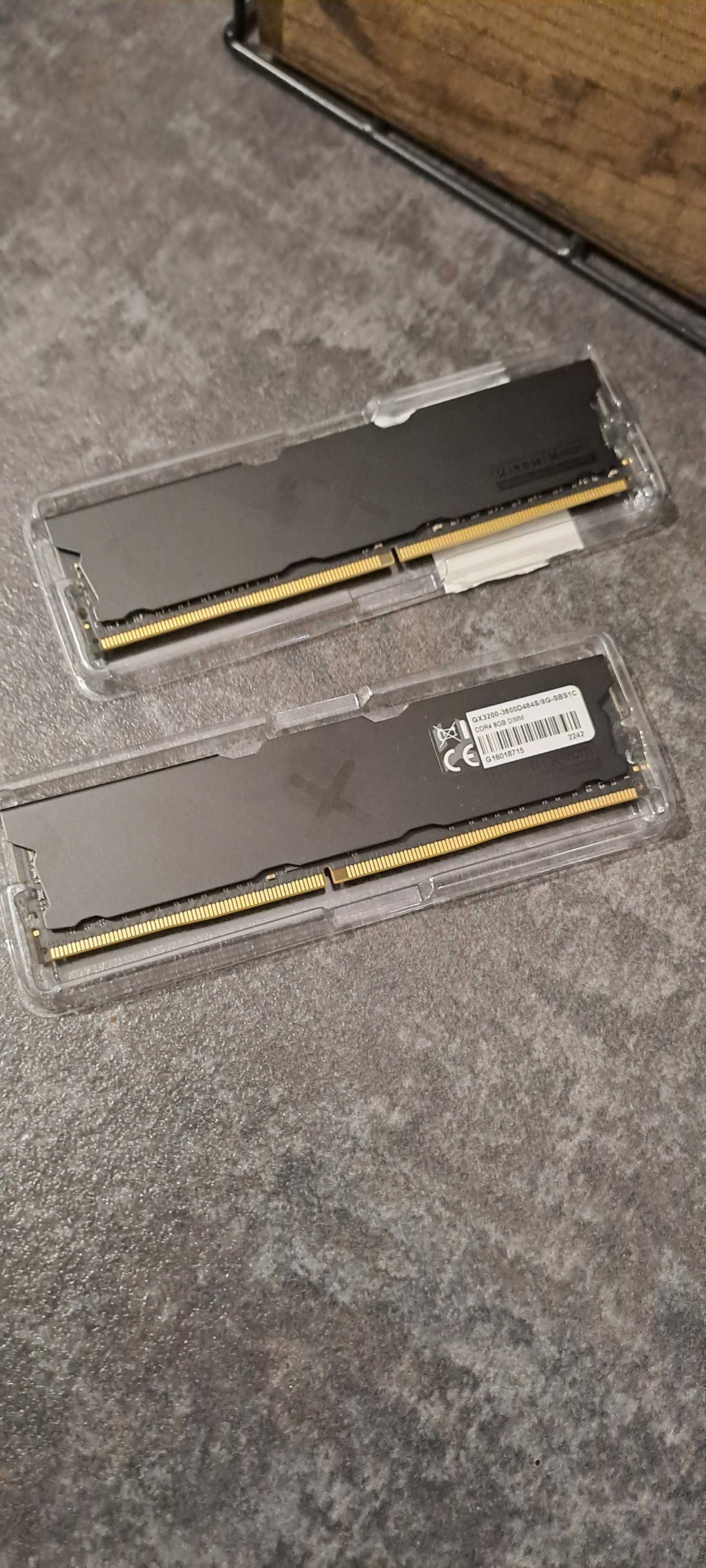 Pamięć kości RAM DDR4 16GB (2x8GB) - idealne dla gracza jak nowe !