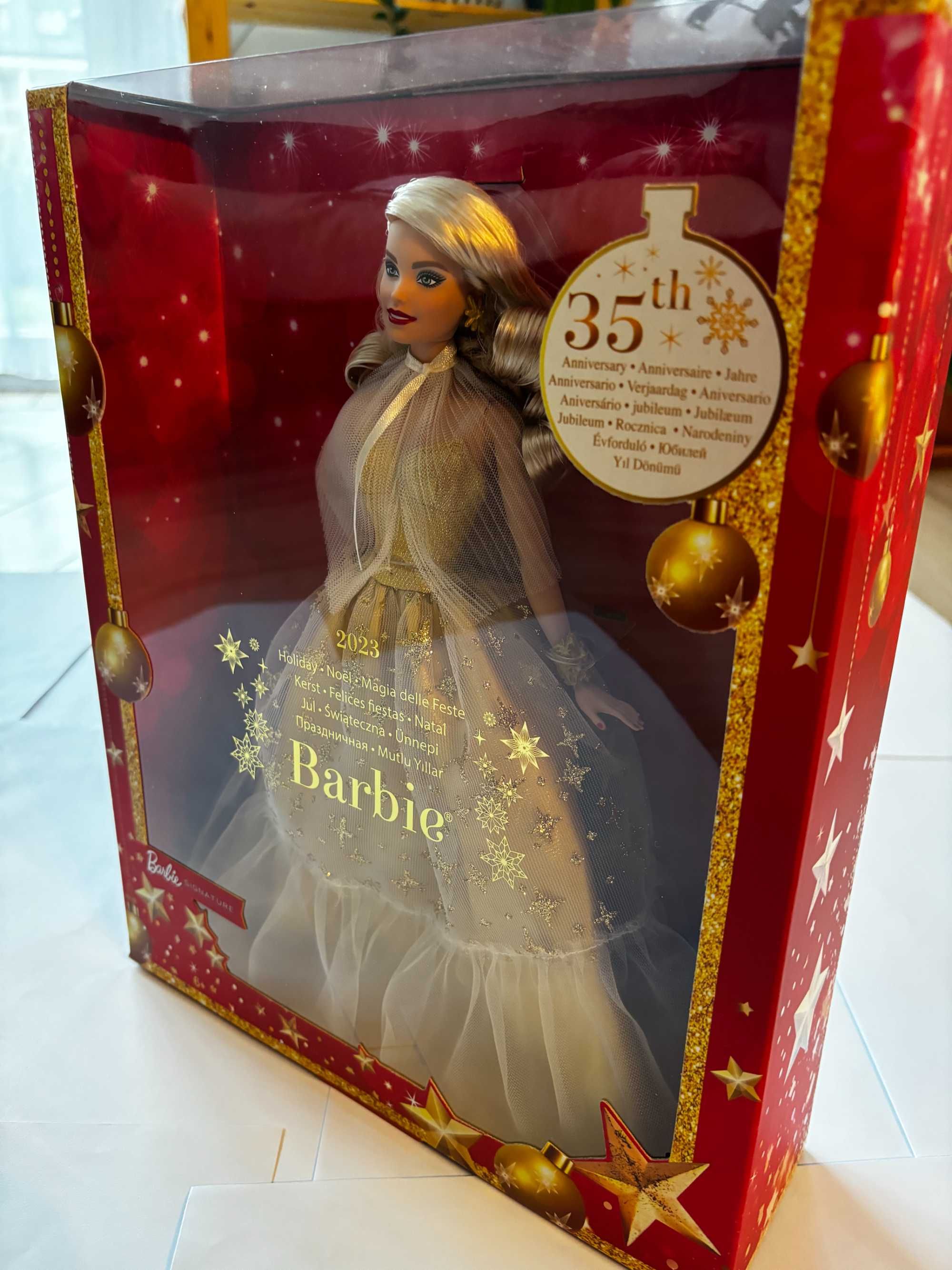 Barbie Signature Lalka świąteczna z blond włosami HJX08