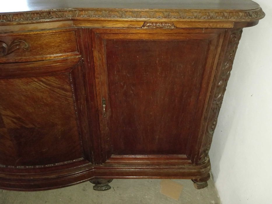 Stary kredens antyk zabytek