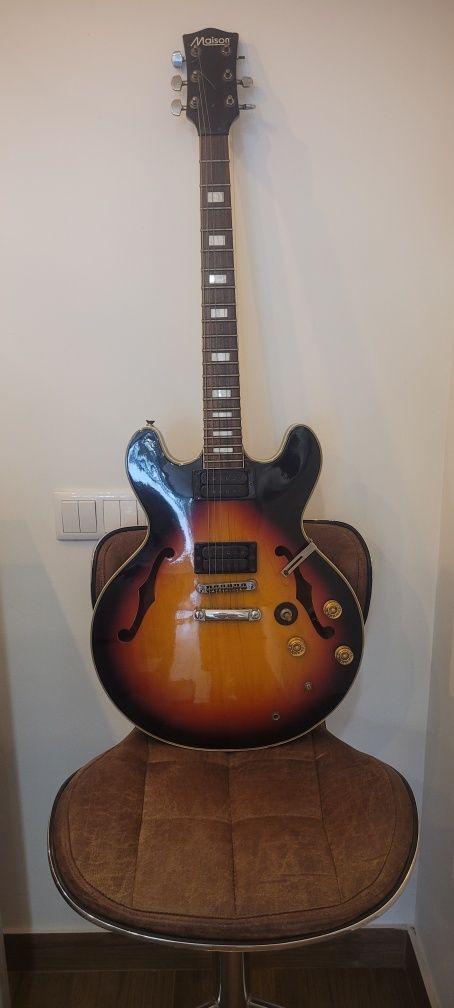 Guitarra eléctrica "Maison"