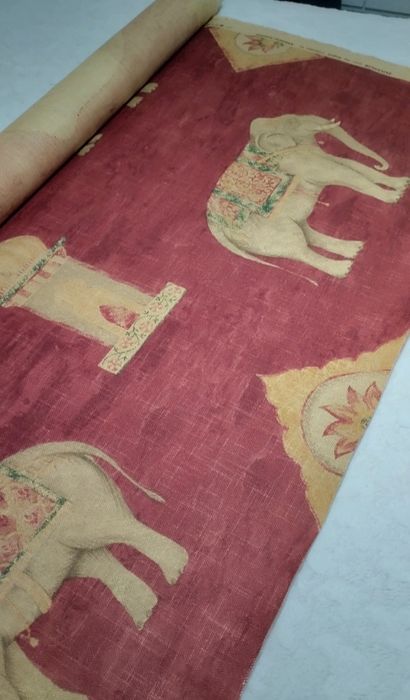 Tecido grosso algodão terracota com elefantes