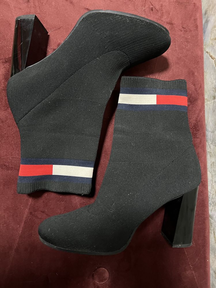Botki Tommy Hilfiger 38 skarpetowe