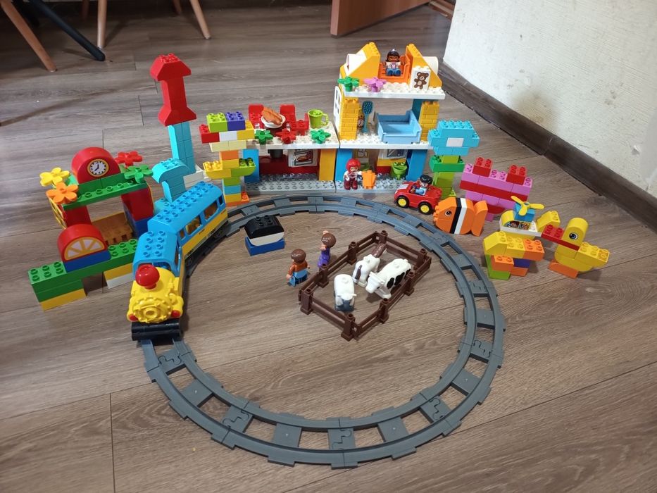 LEGO DUPLO 2 набори + потяг аналог.