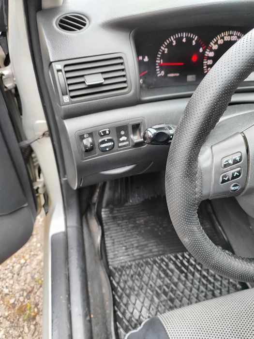 Продам toyota corolla 2005 года дизель робот