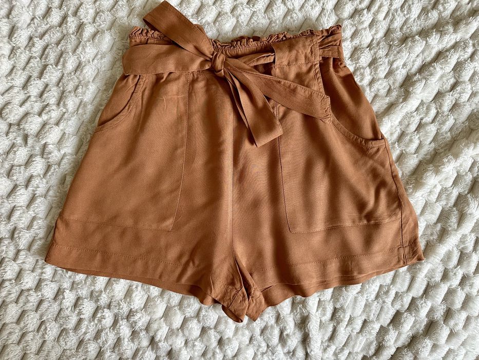 Spodenki z wysokim stanem primark