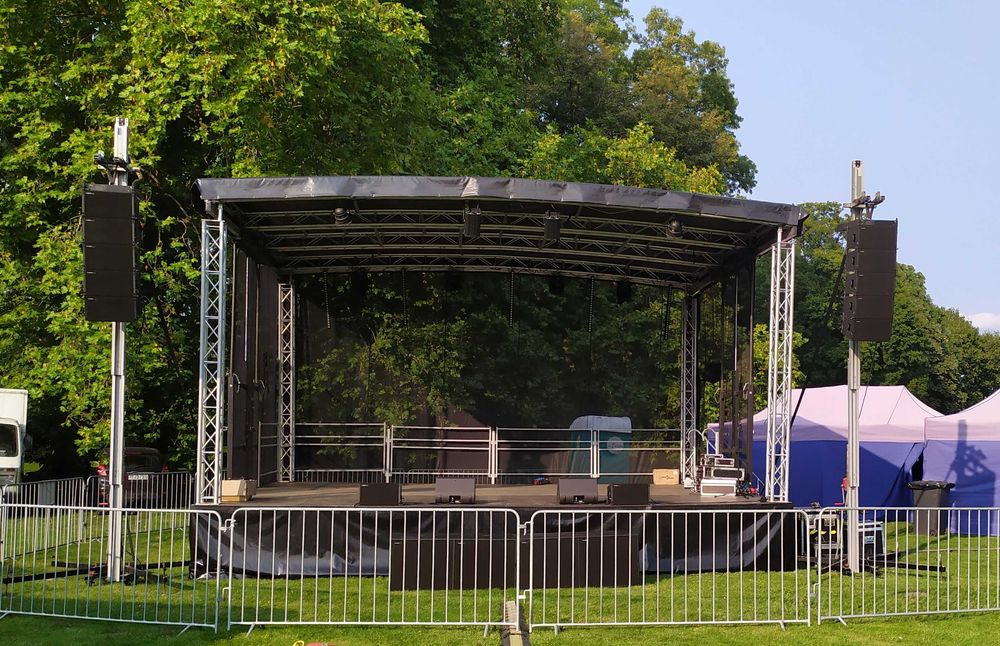 Scena atestowana 8m x 6m x 5m Szybki montaż mobilna z 2024r