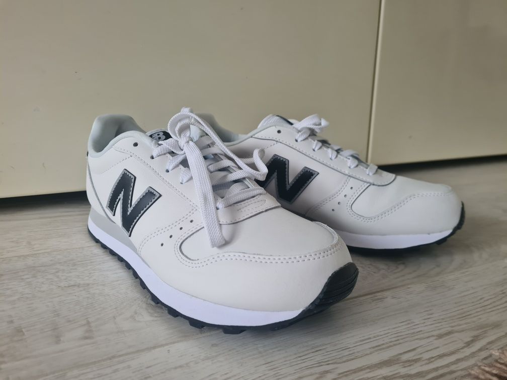 New balance оригинал кроссовки белые 41 размер