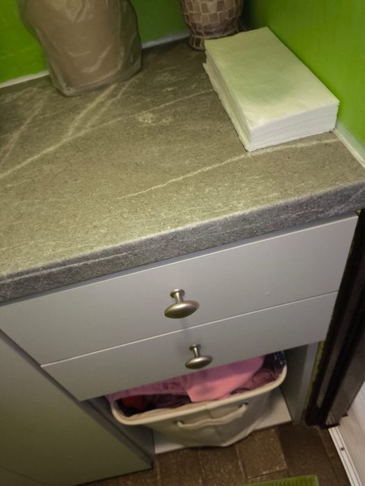 Szafka z umywalką łazienkowa z blatem
