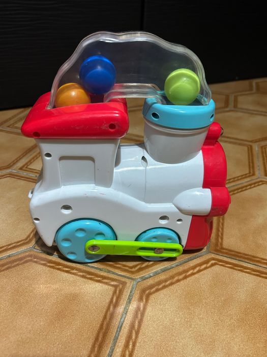 Comboio interativo com luzes e música. A funcionar