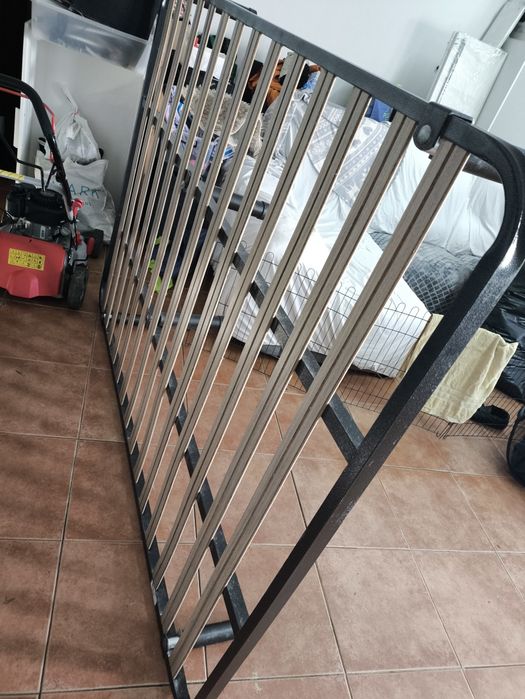 Cama estrado metálico (negociável)