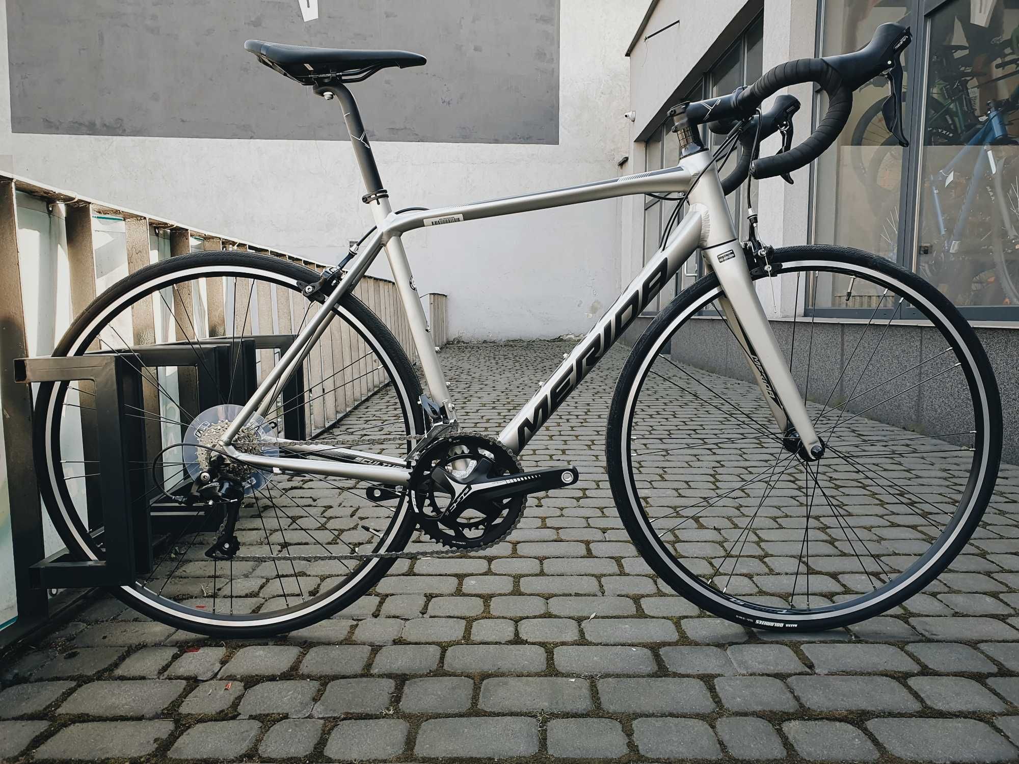 Merida Scultura 200, rozmiar S/M (52cm), 9, 275 kg, Shimano Sora, 2019