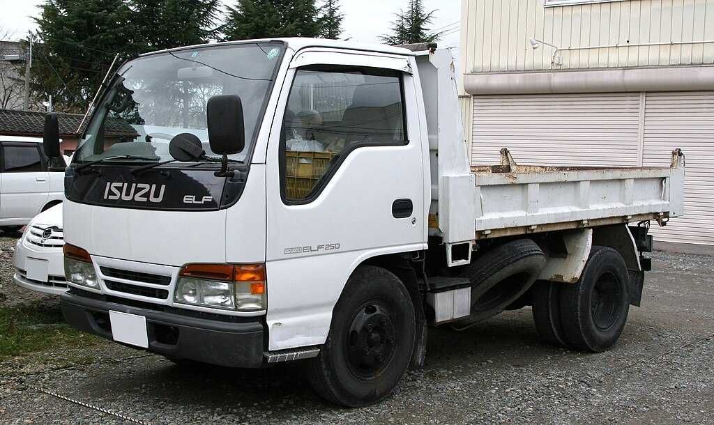 Скло вітрове Isuzu