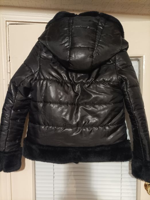 Куртка жіноча розмір М
