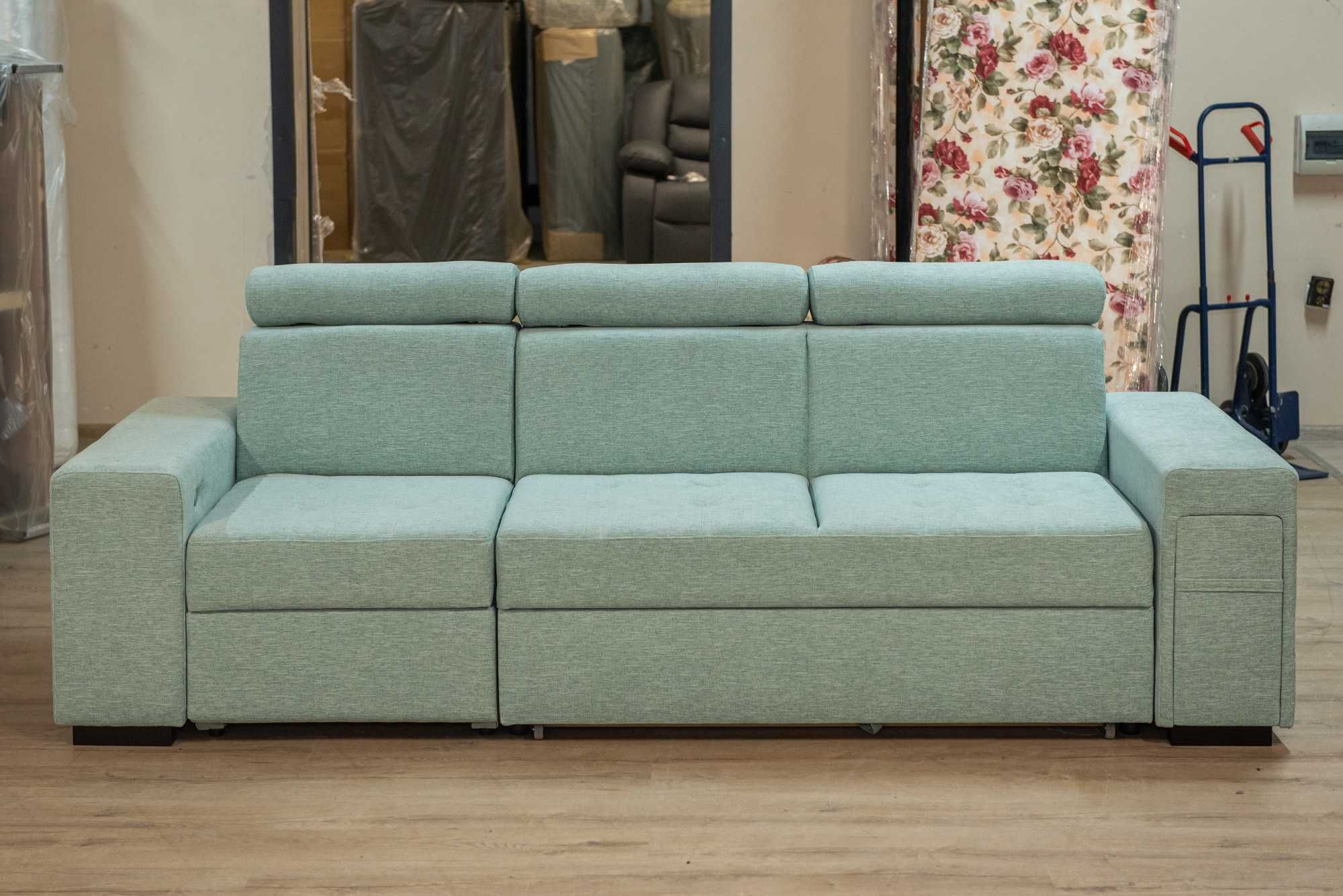 Trzyosobowa sofa Luksor  z Relax z regulowanymi zagłówkami + barek