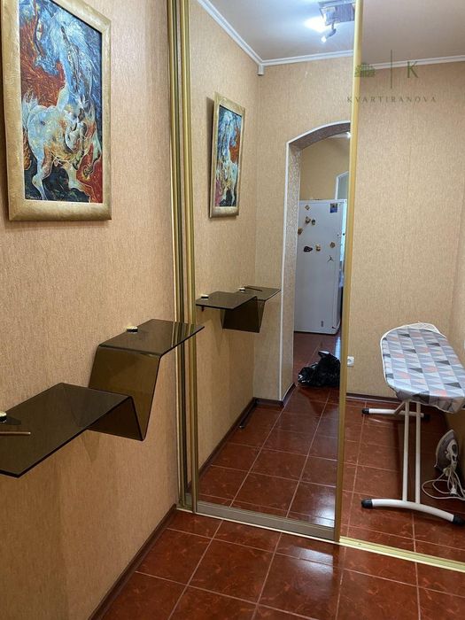 Продам 2 комнатную квартиру просп. Науки