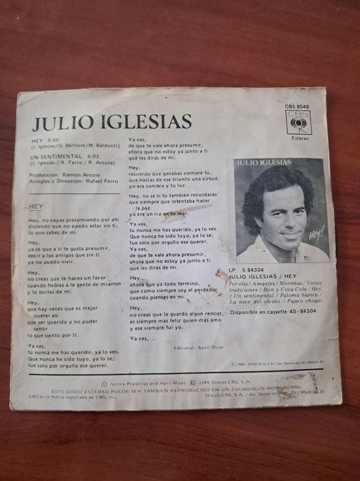 4 singles músical estrangeira
