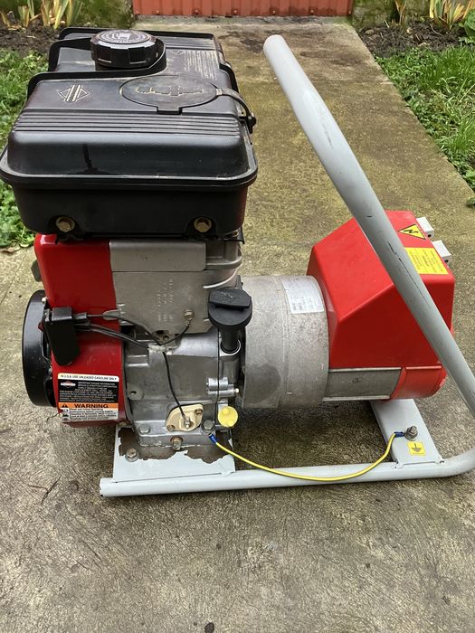 Генератор Briggs Stratton