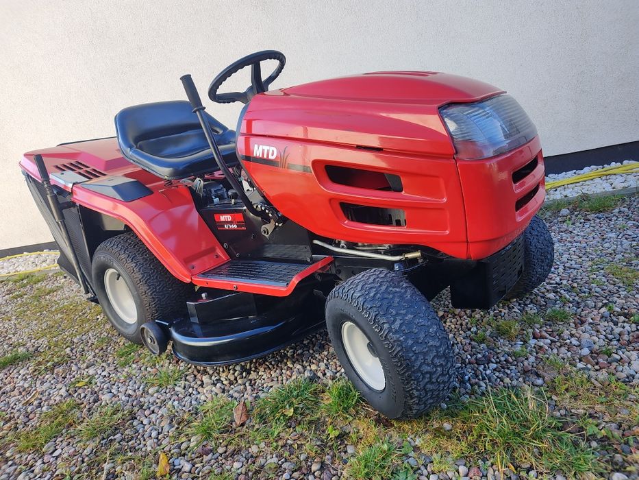 Traktorek ciagniczek kosiarka świeżo sprowadzony MTD kosz 17KM metal