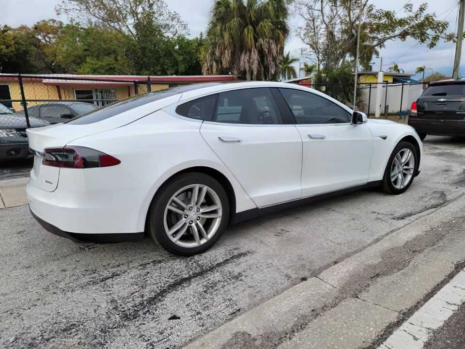 2015 Tesla Model S