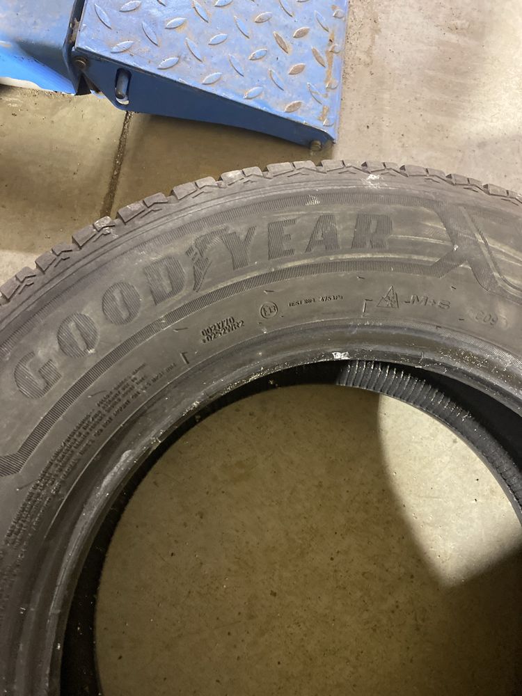 69. Opony wielosezonowe goodyear vector4seasons cargo 235/65r16c dwie