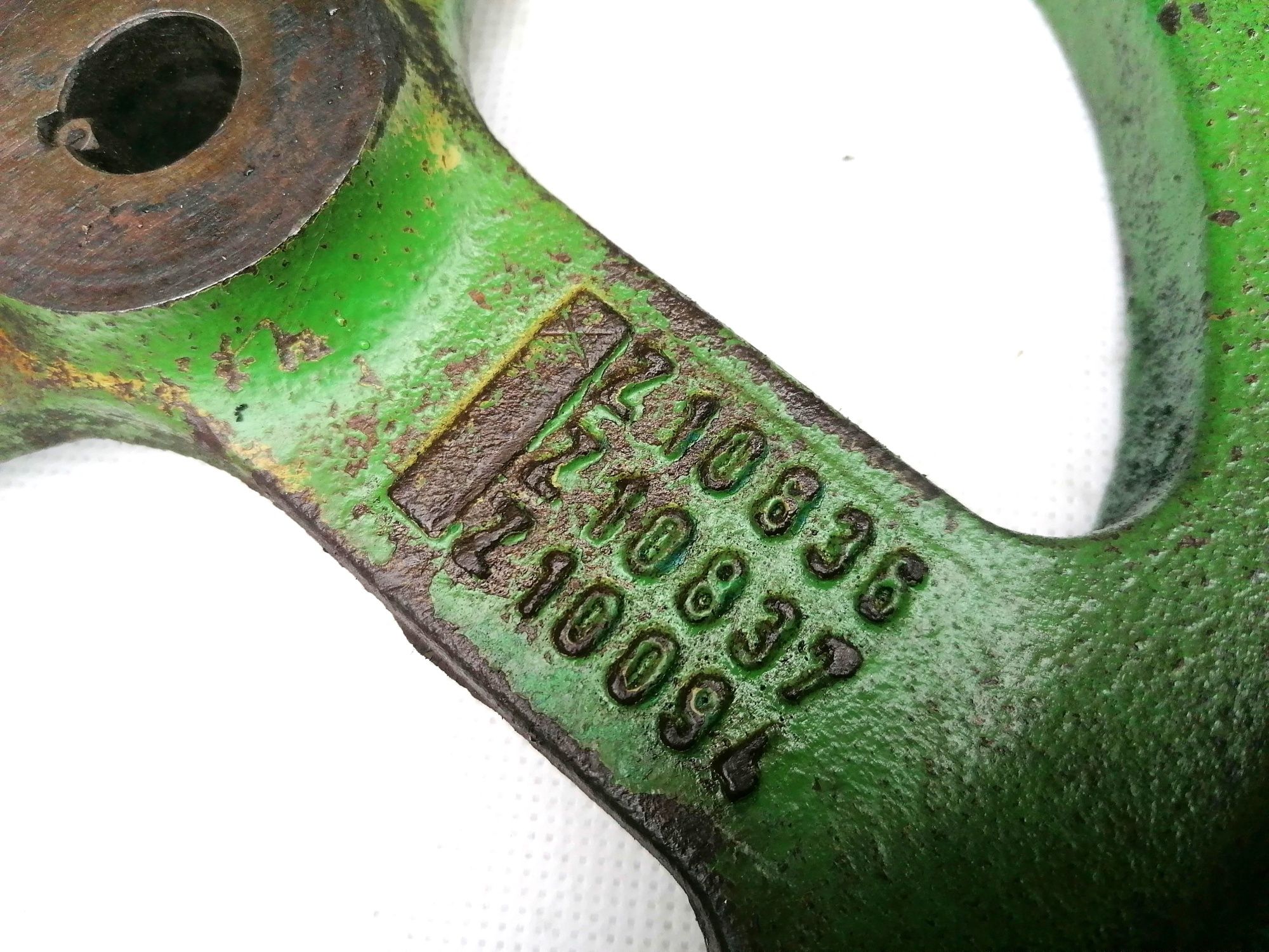 Koło pasowe pompy John Deere 1065,1068,1072,1075,1085