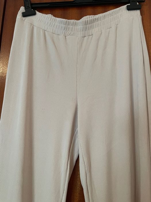 Calças largas caneladas zara