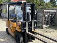 Wózek widłowy Caterpillar GP25