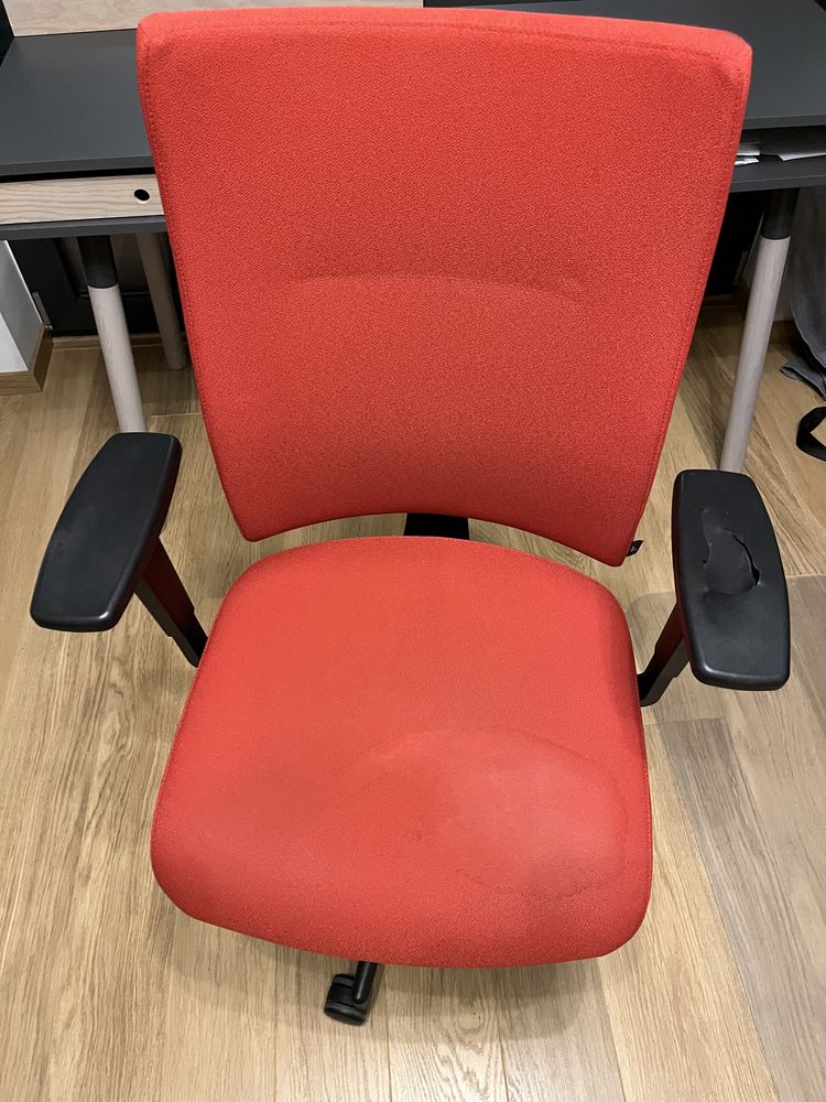 Fotel Biurowy czerwony