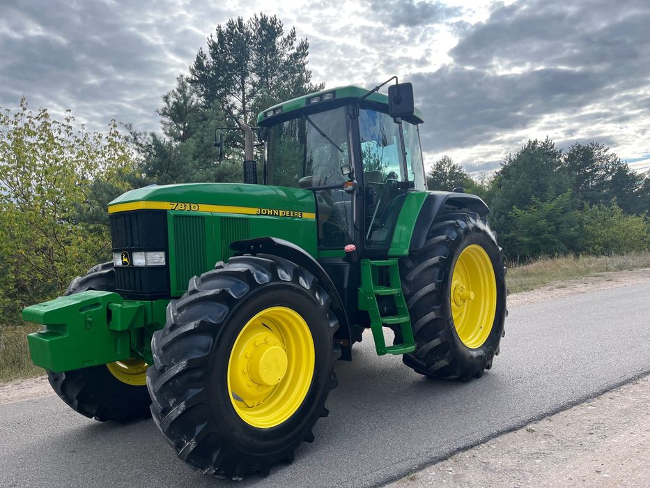 John Deere  7810