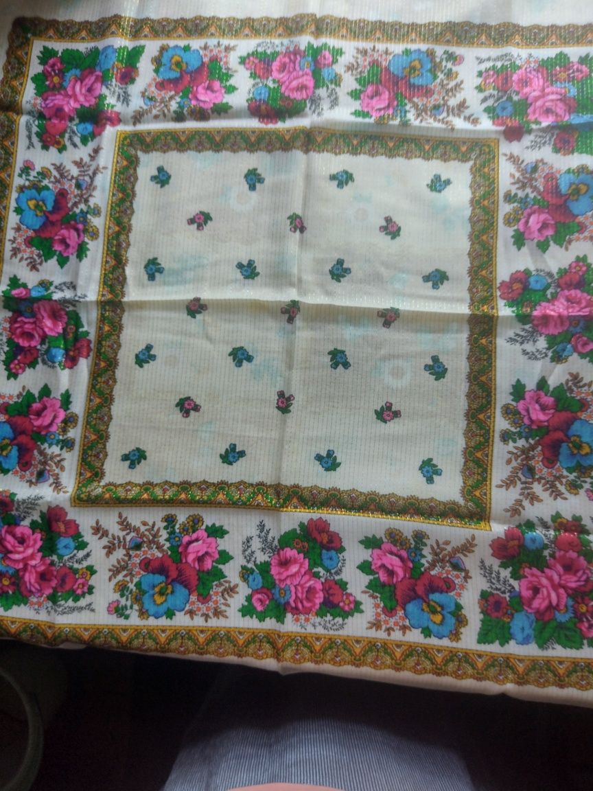 Платки з люрексом