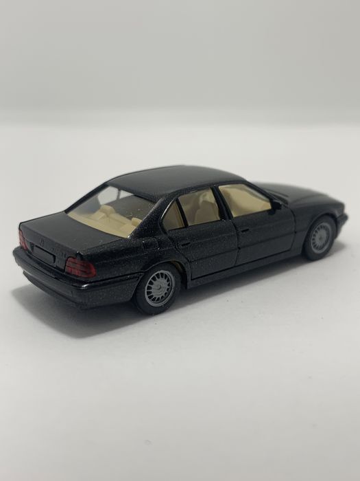 BMW 7 da Herpa 1/87