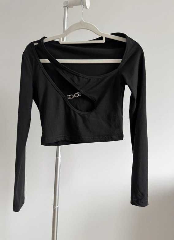 Bluzka crop top z długim rękawem ozdobny wycięty dekolt s m