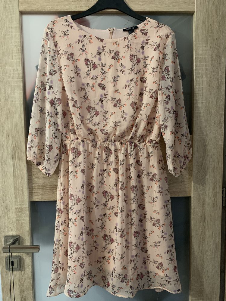 Sukienka w kwiaty esmara roz 42-44 xl xxl