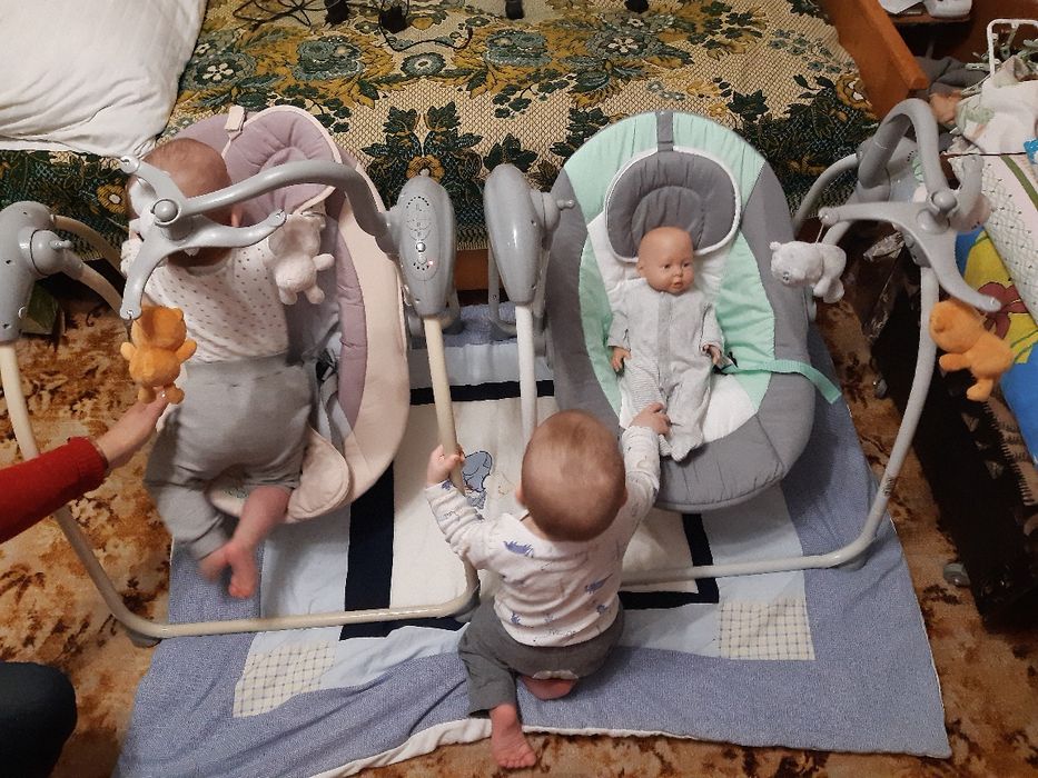 Крісло-гойдалка, шезлонг, качалка Caretero Loop,  для двійні, двійнят