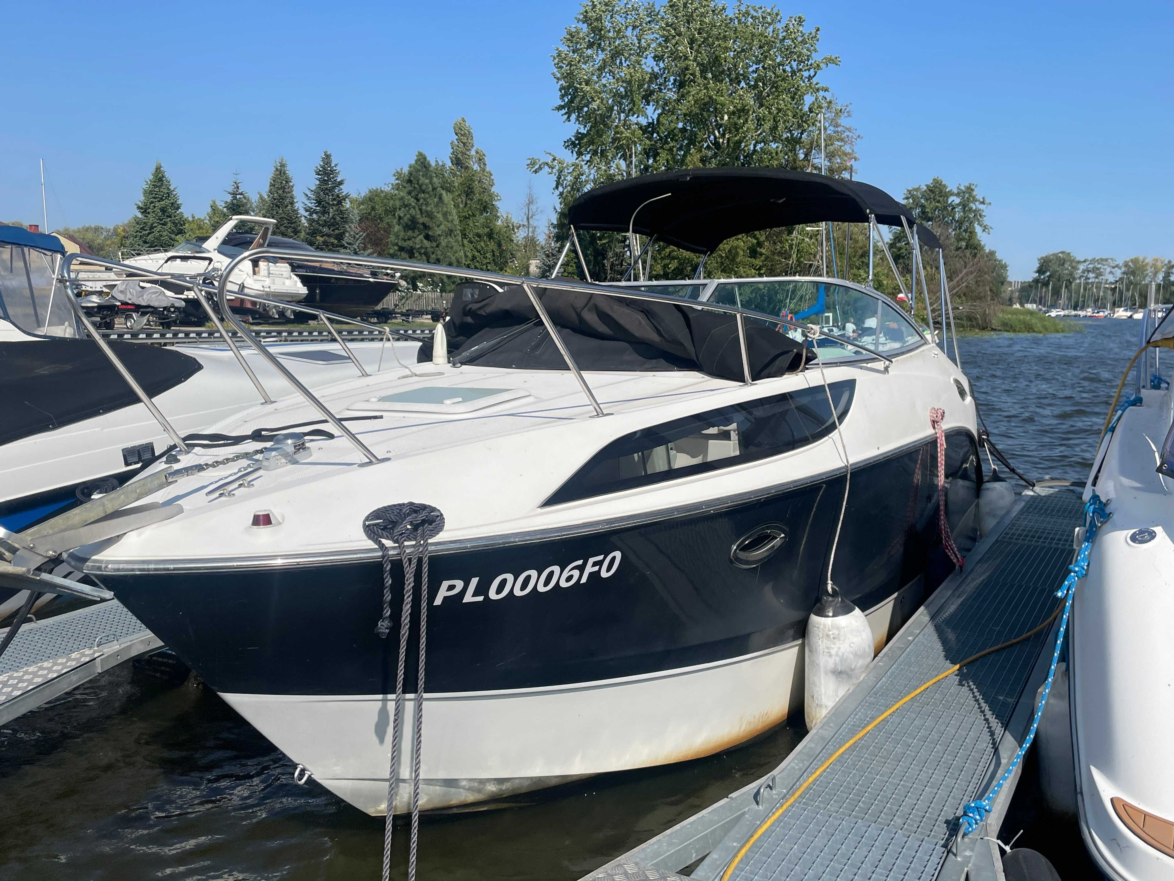 Bayliner 245 Cruiser, wózek portowy, faktura