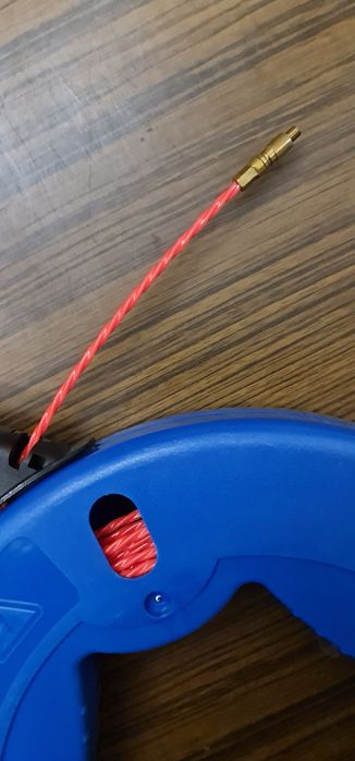 Spiralna sprężyna do ciągnięcia kabli