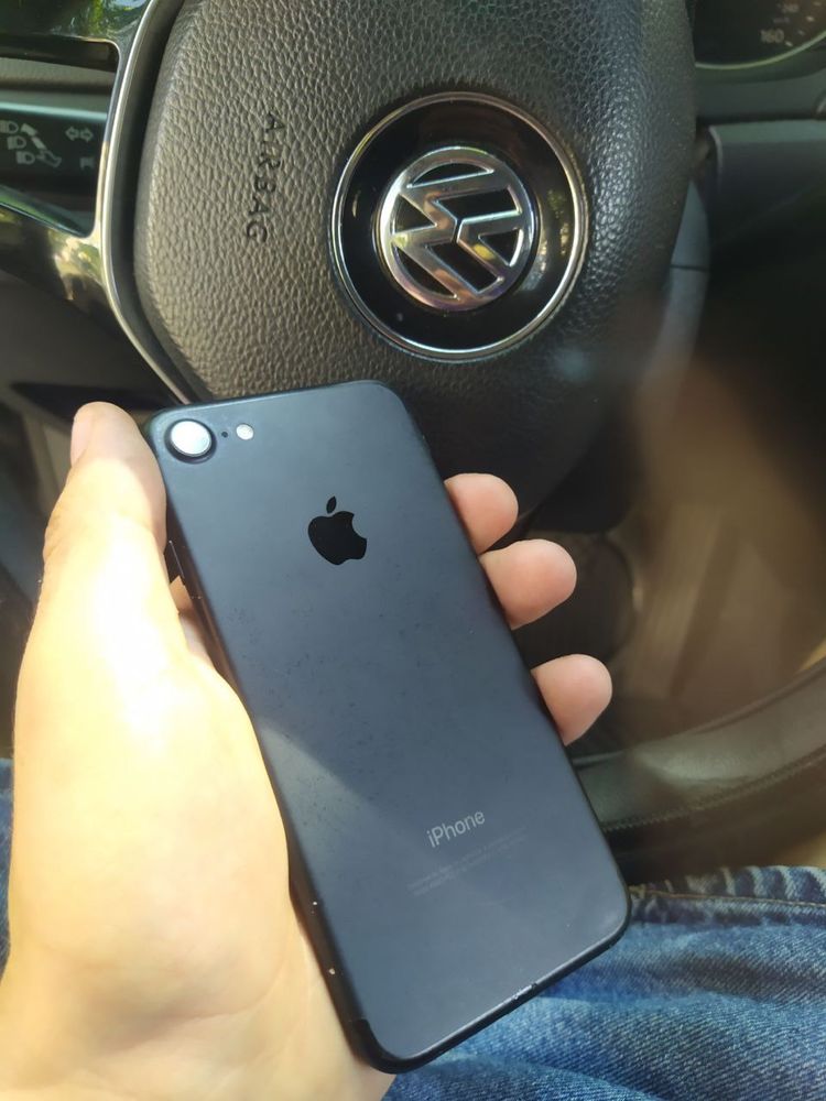 Продам iphone 7 128gb